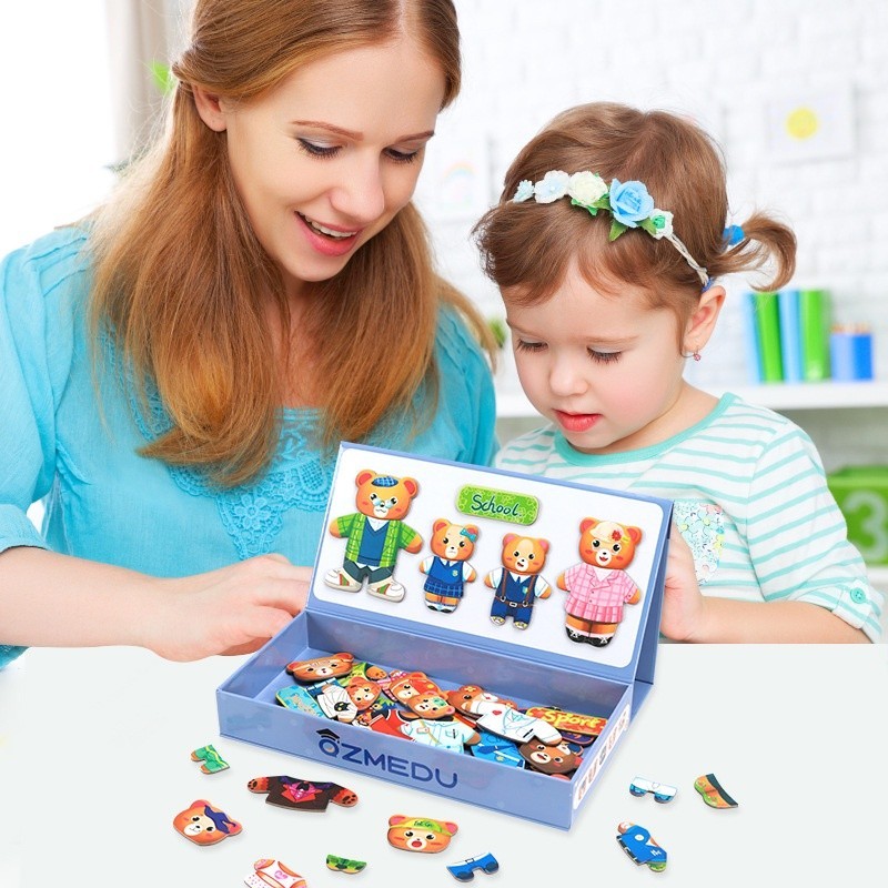 新店開張優品玩具 《巧之木》兒童拼圖玩具穿衣搭配禮盒包裝冰箱貼 小熊一家換衣磁性拼拼樂畫板