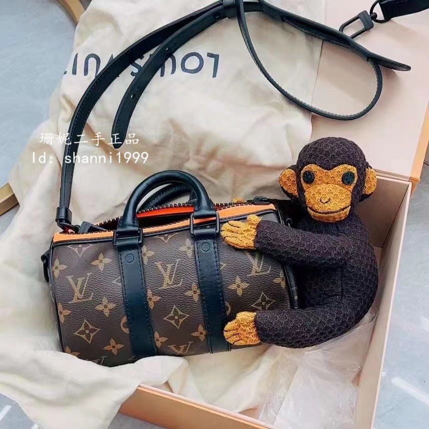 珊妮二手 LV 路易威登 KEEPALL NANO 限量款 公仔猴子 老花 枕頭包 斜背包 手提包 M80118 現貨