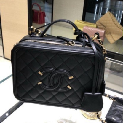 卓梵二手 chanel vanity case 21 黑色 駝黑 荔枝 金鍊 中 化妝箱包 A93343