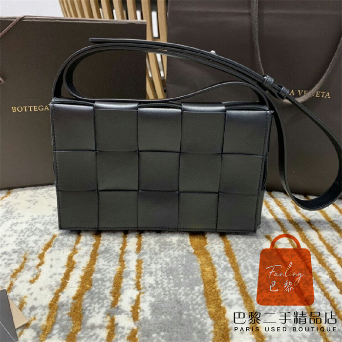 免運 BOTTEGA VENETA 寶緹嘉 BV Cassette 15格 黑色 編織枕頭包/單肩包/斜背包