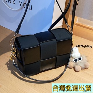 【熱銷】單肩包 斜揹包 側揹包女 托特包 皮革包 托特包 小眾設計復古小包包女2023秋冬新款流行百搭單肩斜挎包編織小9