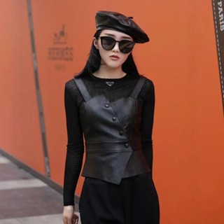 女生馬甲外套 背帶皮馬甲女秋季外搭單排扣黑色坎肩外套設計感復古馬夾吊帶背心 無袖外套 保暖外套 背心外套 休閒外搭馬甲女