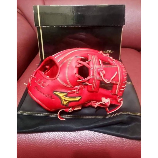 Mizuno Pro DNA5美津濃軟式全牛皮內野工字球檔棒壘球手套附箱袋如圖。