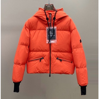 二手精品 Moncler 極簡不挑人 連帽鵝絨保暖羽絨衣外套