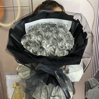 //熱銷暢賣//碎冰藍黑騎士玫瑰香皂永生花情人節生日禮物男女朋友同學成品花束 黑玫瑰花束 碎冰藍玫瑰 皇冠花束 黑玫瑰