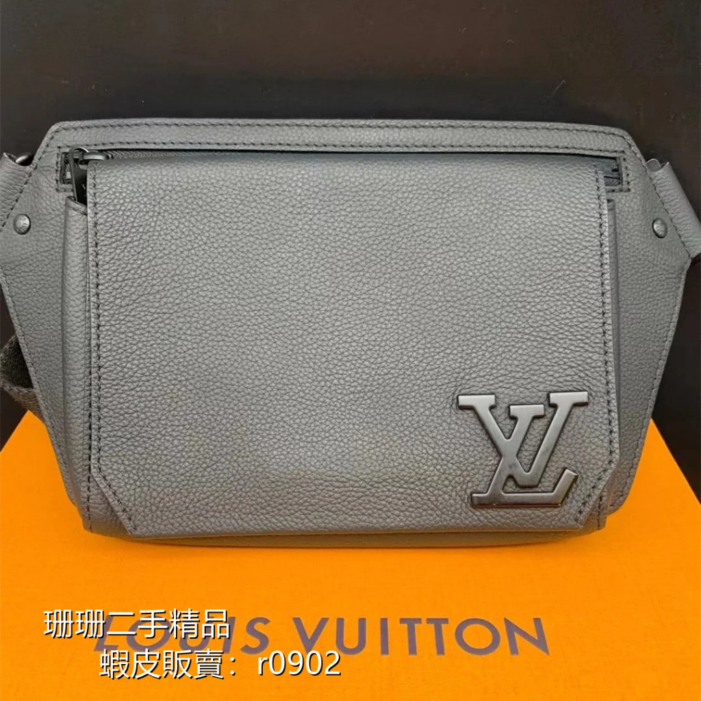 【二手精品】 LV 路易威登 Takeoff Aerogram 顆粒小牛皮 腰包 斜挎包 斜背包 男包 M57081