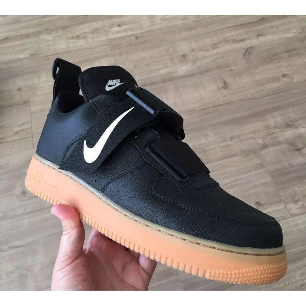 限時特惠 NIKE AIR FORCE 1 UTILITY黑 膠底 磁扣 休閒 男鞋 AO1531-002