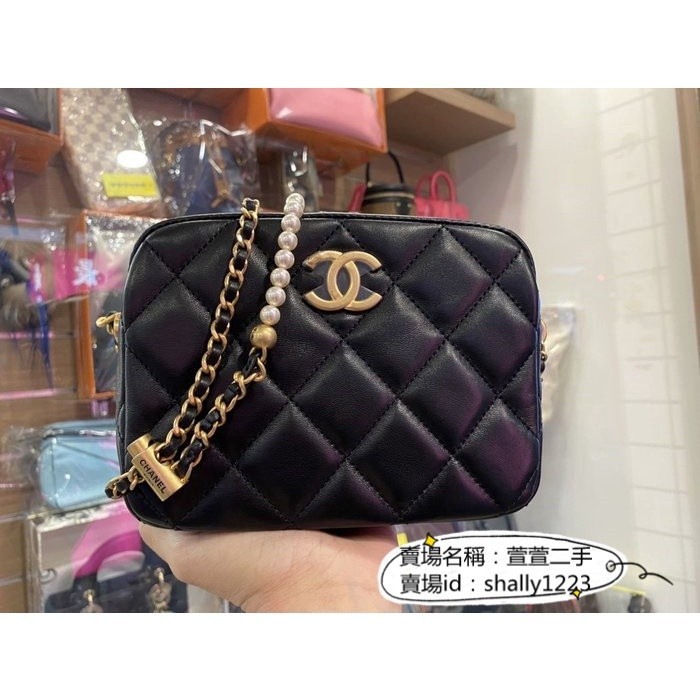 可可店二手CHANEL 香奈兒黑色金釦拉鍊迷你肩背斜背相機包可調節長度珍珠鍊帶 金球方胖子MINICOCO AS2