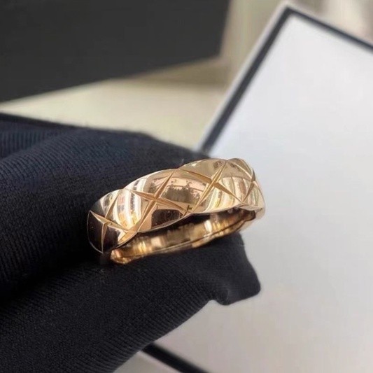 凱莉二手 正品 CHANEL 香奈兒 COCO CRUSH 系列戒指 菱格紋圖案 米色黃金 無鑽寬版戒指
