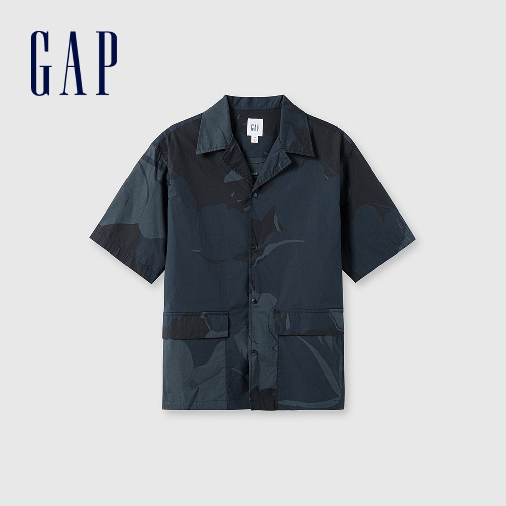Gap 男裝 Logo純棉翻領短袖襯衫-黑色(464304)