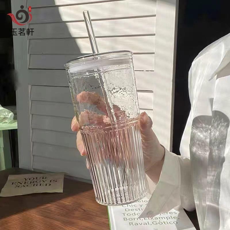 【玉茗軒】大容量650ml玻璃水杯ins吸管水壺 透明玻璃杯 冷飲杯 玻璃吸管杯 家用飲料杯果汁杯 玻璃馬克杯附蓋 檸檬