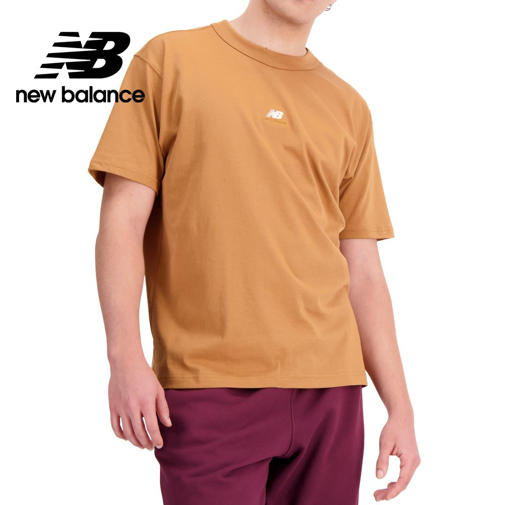 【New Balance】 NB 圓領刺繡NB短袖上衣_男性_駝黃色_AMT31504TOB