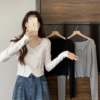 【YW】甜美學院風v領長袖t恤女 秋季新款不規則短款上衣 辣妹顯瘦內搭長袖上衣 短版上衣 女生上衣 女裝