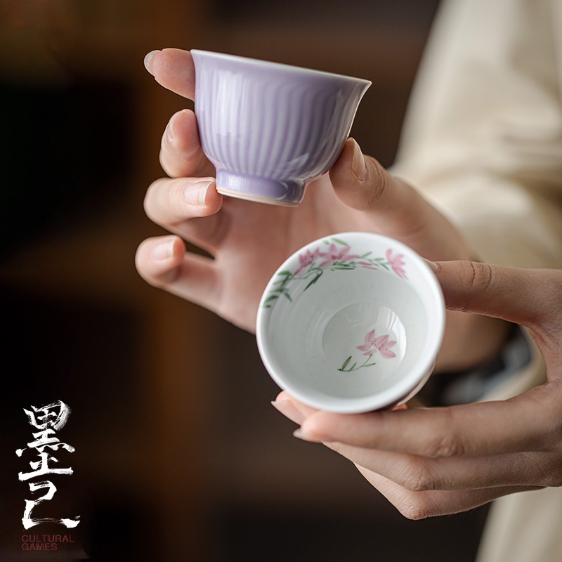 茶具墨己 木槿紫手繪玉蘭花茶杯 功夫茶具陶瓷品茗杯 傢用喝茶單杯