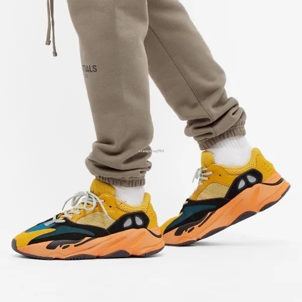 Adidas Yeezy Boost 700 Sun 太陽 黃橙 運動慢跑鞋GZ6984