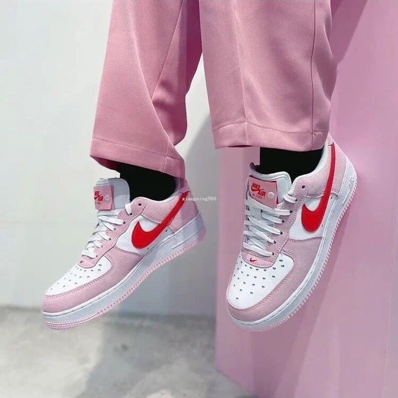 Nike Air Force 1 粉紅 愛心 低幫休閒滑板鞋DD3384-600