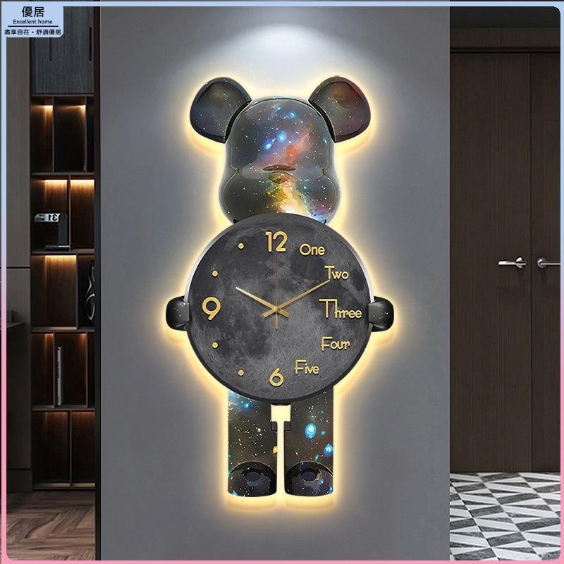 🔥爆款好物🔥暴力熊時鐘掛鐘客廳網紅現代簡約大氣高級感創意時鐘壁燈