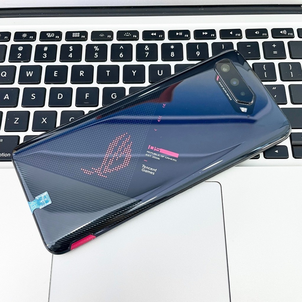 萌萌3C華碩ASUS ROG Phone5 遊戲手機ROG5 電競 99新 手機 原裝正品
