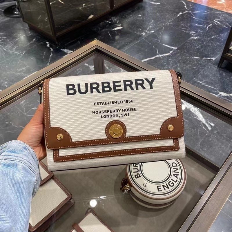 全新二手 BurBerry 博柏利 Note 翻蓋 徽標印花 斜挎包 郵差包 相機包 肩背包 手拿包