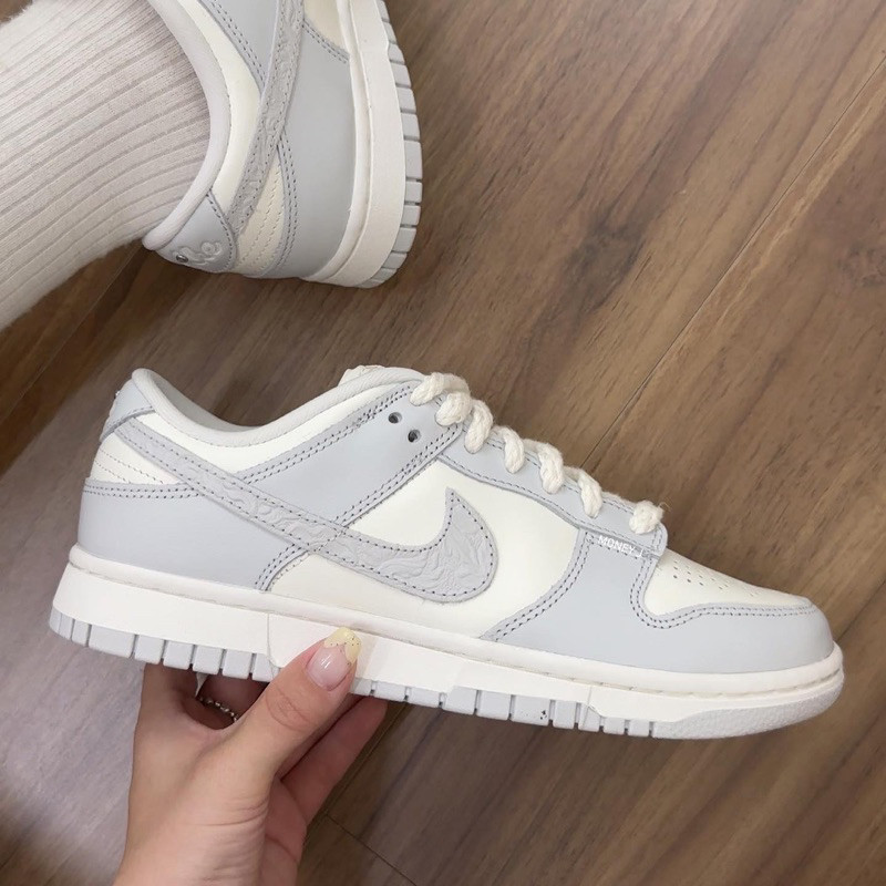 現貨 NIKE DUNK LOW 浮雕 女款 鉚釘 麻花繩 FJ4553-133