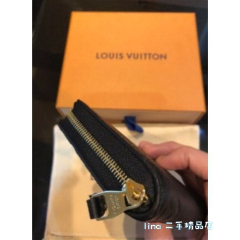 精品現貨 Louis Vuitton LV M60574 黑色壓紋 卡包 拉鍊零錢包