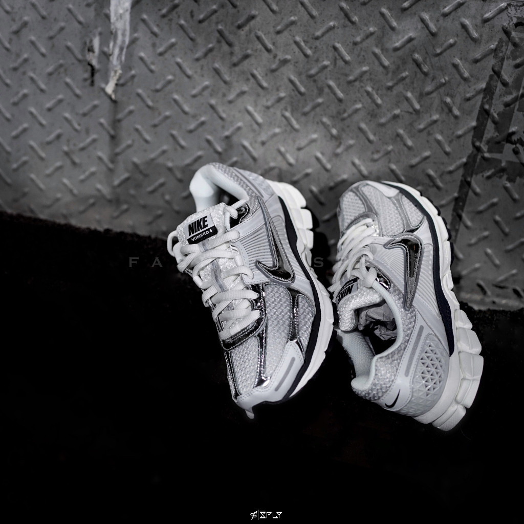 【代購】Nike Zoom Vomero 5 白銀 慢跑鞋 FD0884-025