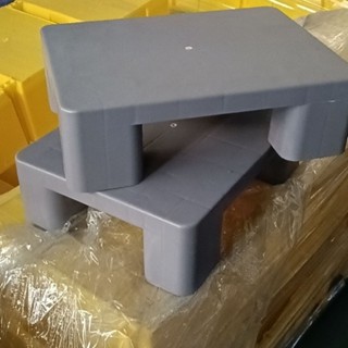 廠家直銷塑膠平板四腳墊板網格墊板塑膠凳墊腳板防潮墊板塑膠墊聚寶盆精選店
