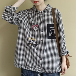 中國風上衣女 大碼女裝寬松文藝長袖襯衫2024春秋刺繡翻領格子百搭休閑上衣顯瘦 民族風上衣 文藝復古大尺碼古著襯衫女