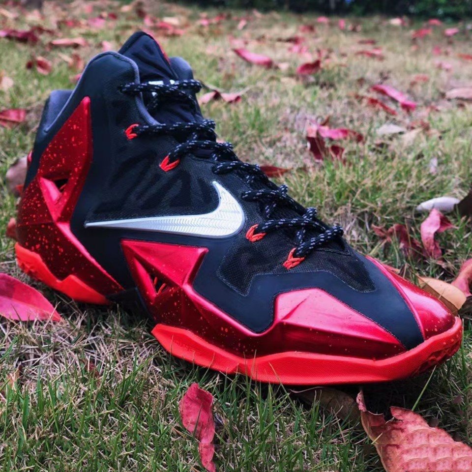 代購 LeBron 11 Away 黑紅 詹姆士11 LBJ11 詹姆斯11代 男子耐磨實戰籃球鞋 616175-001