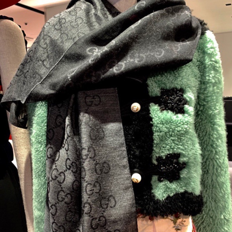 精品二手 Gucci 小 黑灰色 深灰色 圍巾 披肩 女用 男用 雙面雙色 義大利製 羊毛混絲 長方形