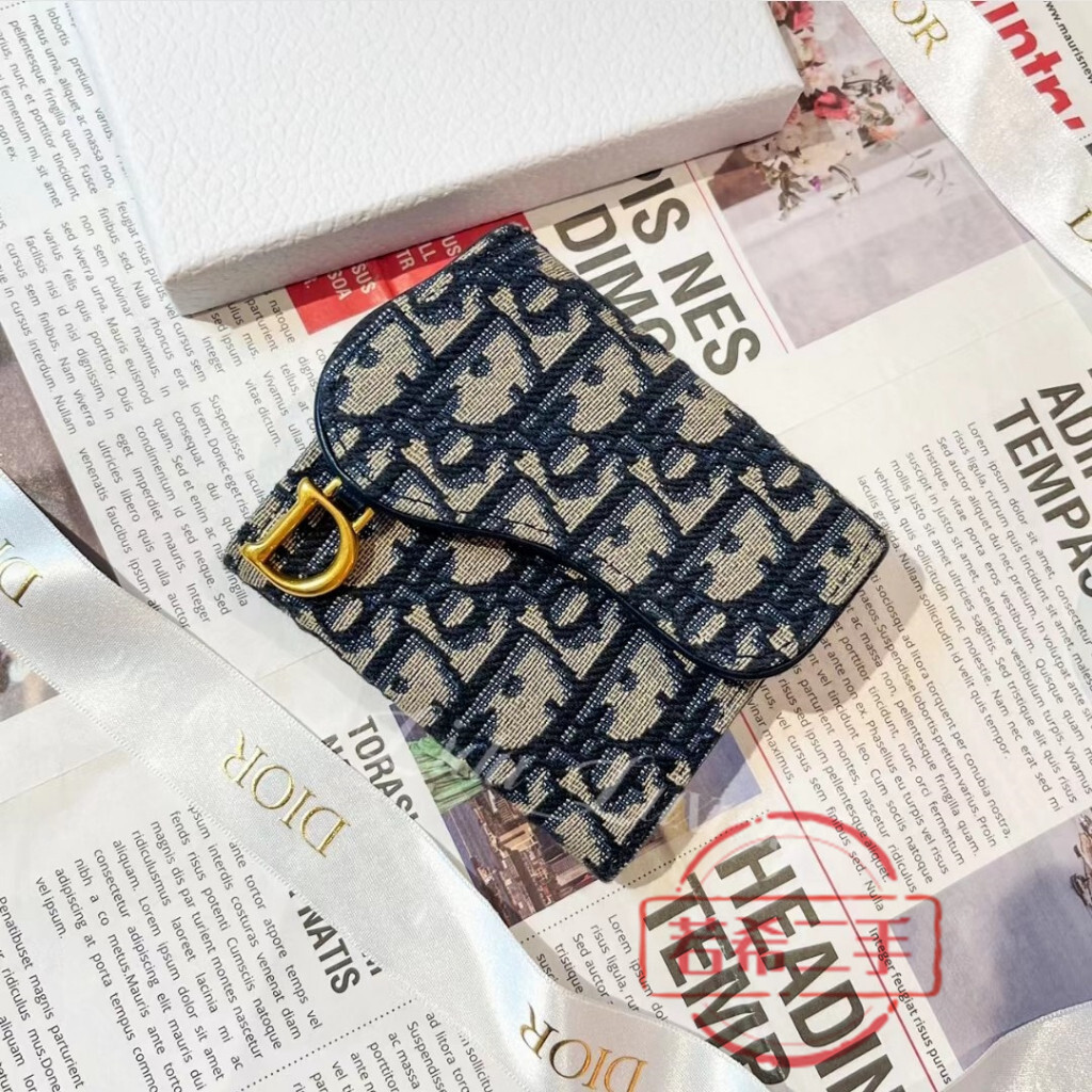 二手全新精品 Dior 迪奧 SADDLE 藍色刺繡老花 馬鞍 三折錢包 卡包 短夾 零錢包 皮夾 錢夾