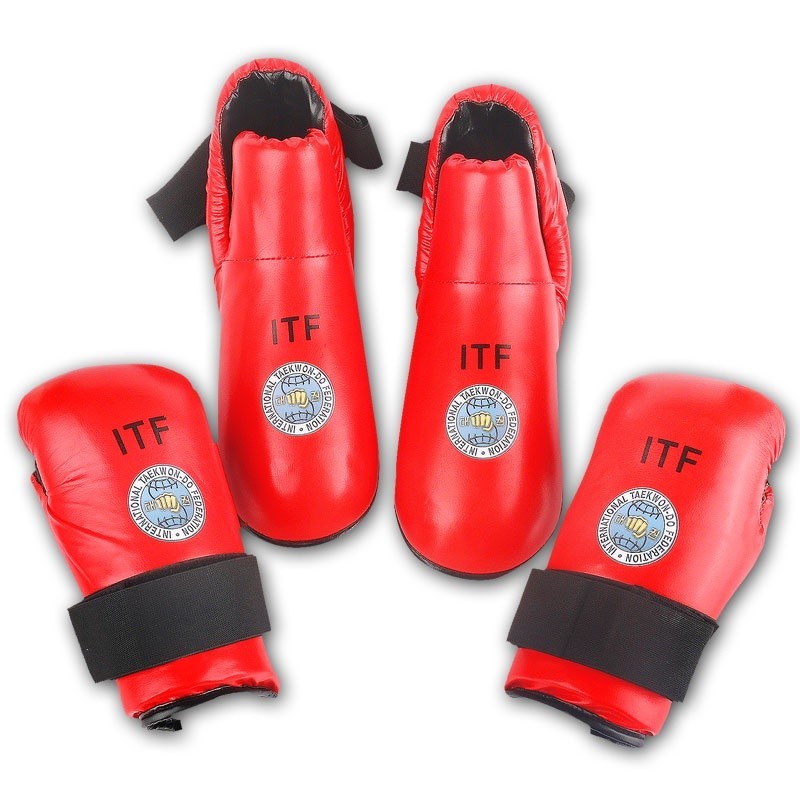 新款 ITF 護具 跆拳道 比賽 護手 護腳 拳套 腳套 手套 四件套 紅藍 跆拳道護具 比賽套組