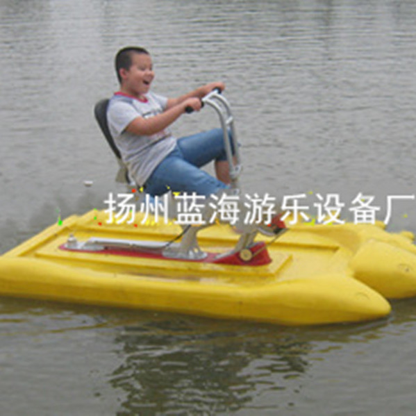 【定金价】廠家直銷腳踏船/單人水上自行車/公園水上自行車/游樂設備/腳踏船