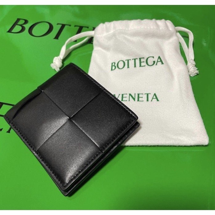 二手精品 Bottega Veneta 新款 寬編織 對開對折 短夾 大編織 BV 對折 皮夾 卡夾