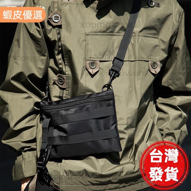 2024軍事戰術側背小包 個性工装胸包 織帶 小後背包 包包 單肩 輕便 軍事風 潮流 零錢包 鑰匙包