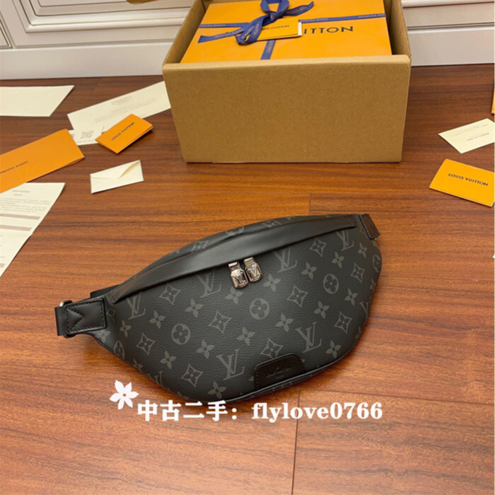 折扣 LV 路易威登 LV 腰包 M46035 Discovery Bumbag 黑色老花胸包/腰包