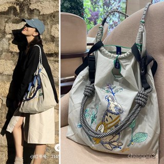 ball chain購物袋 春夏環保單肩包 購物袋掛飾 灰色胸章兔抱熊手提袋 UCNS