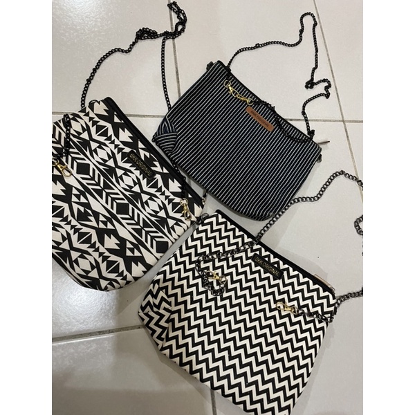全新 泰國BKK包曼谷包Original款 幾何鏈條布面編織側背包黑白色配色斜背包條紋拉鍊收納包手機包零錢包化妝包護照包