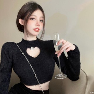 韓系 熱銷🎀韓版素色圓領愛心鏤空設計緊身短版毛絨針織長袖上衣 素色性感露肚毛絨毛衣 長袖針織衫 小眾毛衣上衣