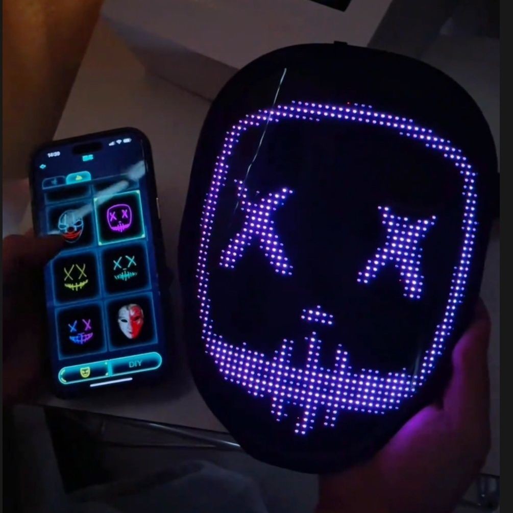 熱銷台灣免運費LED發光面具APP感應變臉朋克面罩走字屏面具成人兒童款萬圣節頭套