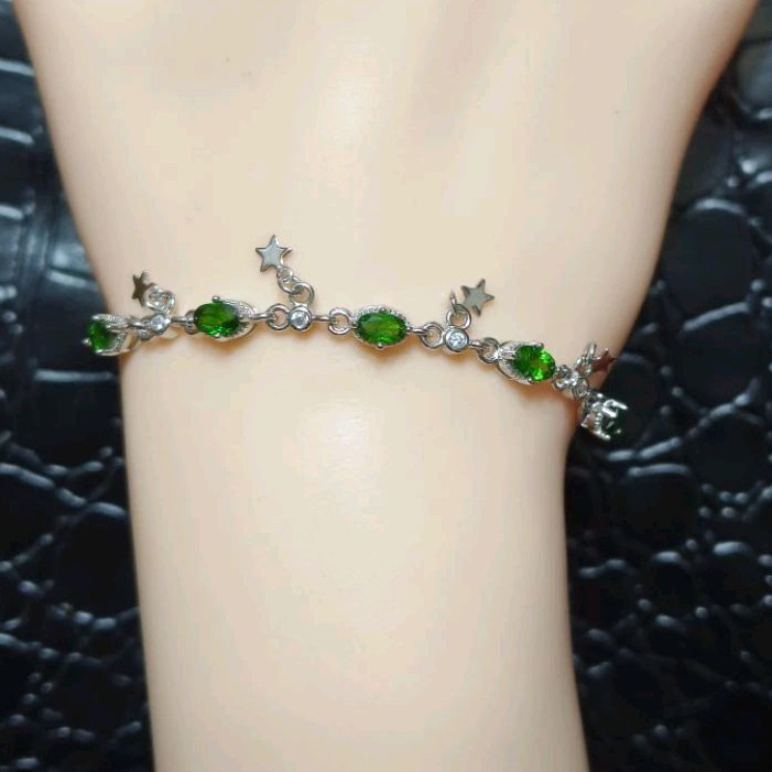 玉貴人…天然冰種綠透輝石星星手鍊，16圍+3公分