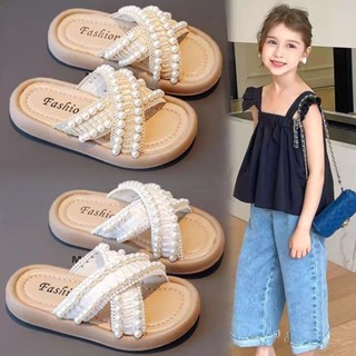 💕洋洋兒童店💕 女童外出拖鞋 兒童拖鞋 女童外穿拖鞋 夏季新款交叉帶珍珠中大童公主鞋軟底防滑沙灘鞋 女童涼拖鞋