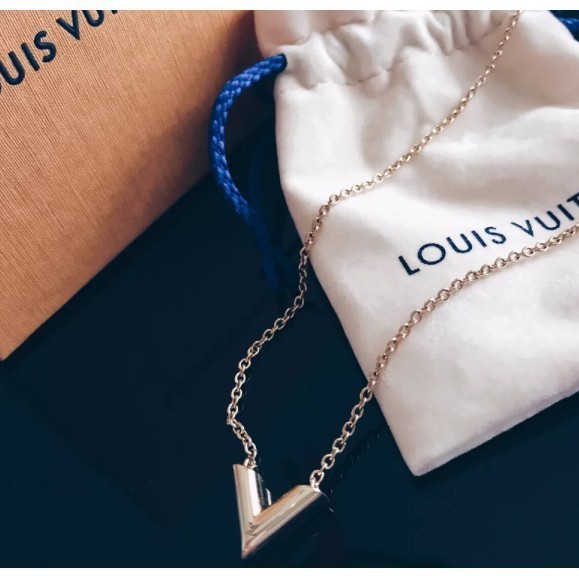二手 Louis Vuitton Lv 經典logo v項鍊
