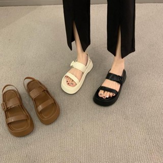 MM鞋店🌈涼鞋女 平底涼鞋 鬆糕厚底複古涼鞋女鞋子新款夏季法式小眾設計感夏天羅馬鞋 防滑涼鞋 厚底涼鞋 軟底女生涼鞋