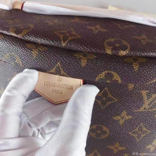 二手現貨 LOUIS VUITTON LV M43644 BUMBAG 腰包 男女通用