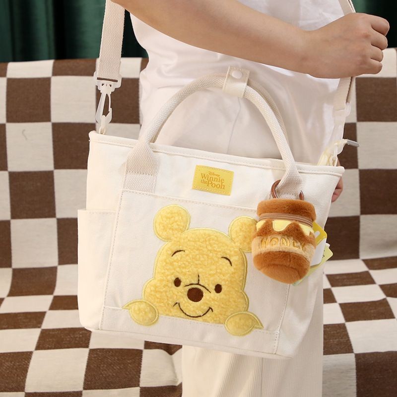 【熱賣款】迪士尼蜜蜂維尼熊毛絨斜揹包 可愛維尼熊斜揹包 迪士尼卡通玩偶包包 蜜蜂維尼熊包包 維尼熊手拎斜挎兩用包包 女生