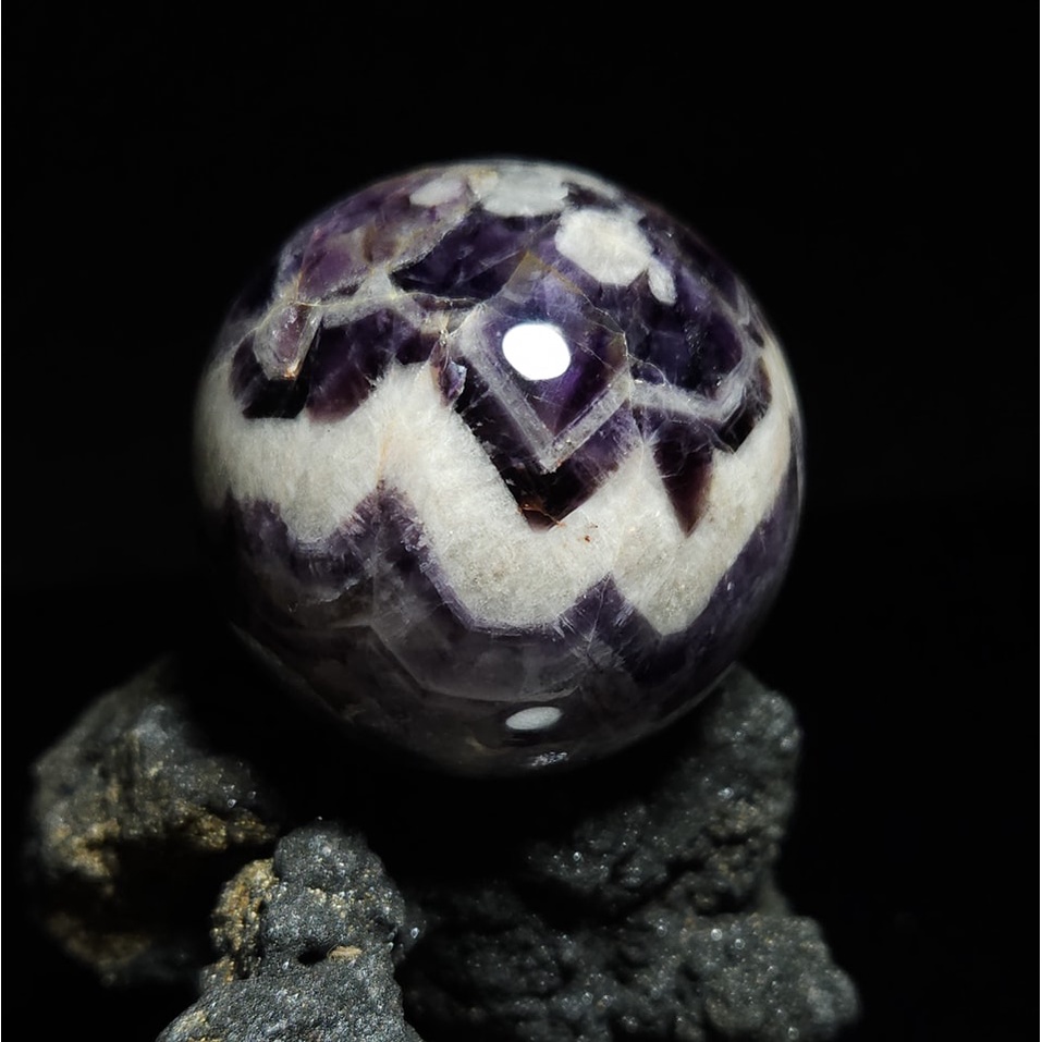 【黑礦採掘所】白玉琉璃-夢幻紫水晶球