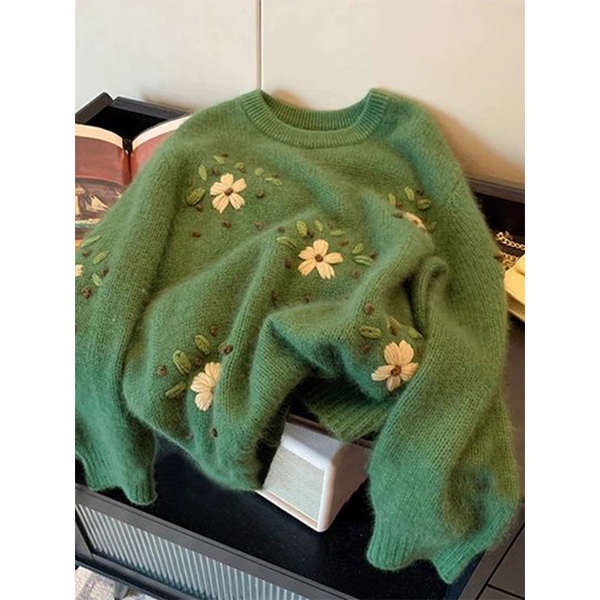 綠色花朵刺繡浣熊絨毛衣女秋冬外穿慵懶風寬鬆內搭套頭冬季針織衫