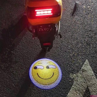 機車裝飾燈/電動車投影燈led後尾燈電瓶車摩托個性裝飾用品免接線迎賓照地燈~跑馬燈 機車改裝 車燈 機車警示燈