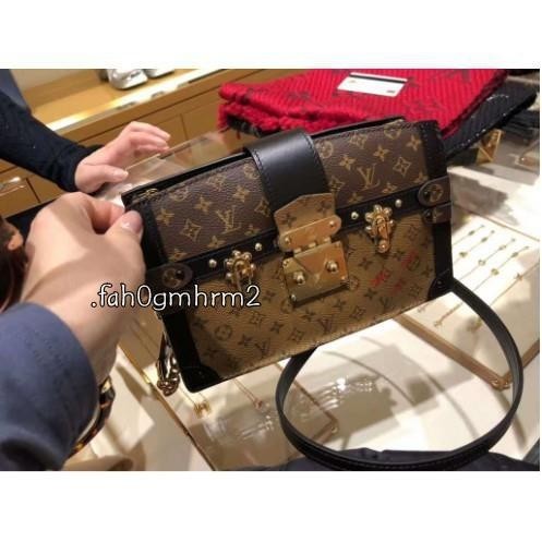 二手現貨 LV TRUNK 雙色 原花鏈帶包 硬箱金鍊手拿包 M43596 免運